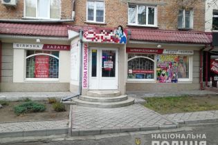 На Киевщине воры вынесли из магазина 12 шуб стоимостью 130 тысяч гривен