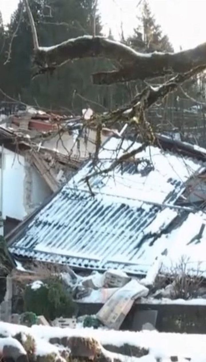 Потужні зсуви ґрунту розтрощили три приватних будинки в Австрії – загинув чоловік