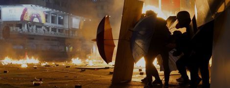 Осада университета в Гонконге: около 100 студентов держат оборону