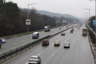 За добу 70% водіїв перевищило швидкість на шосе у Києві. Статистика