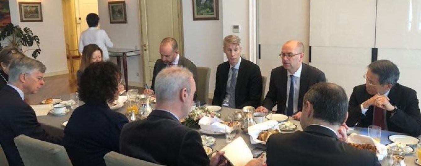 Полная поддержка соглашения: послы G7 встретились с миссией МВФ в Украине