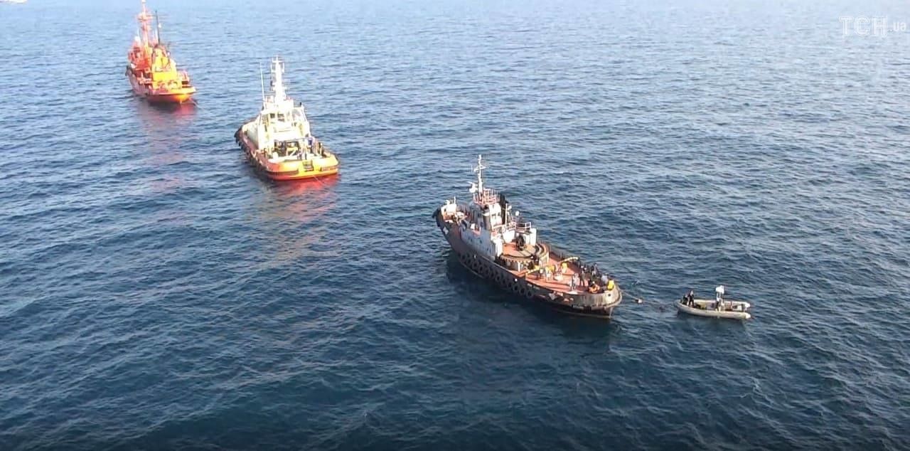 Захоплені Росією кораблі прибули до Очакова_11
