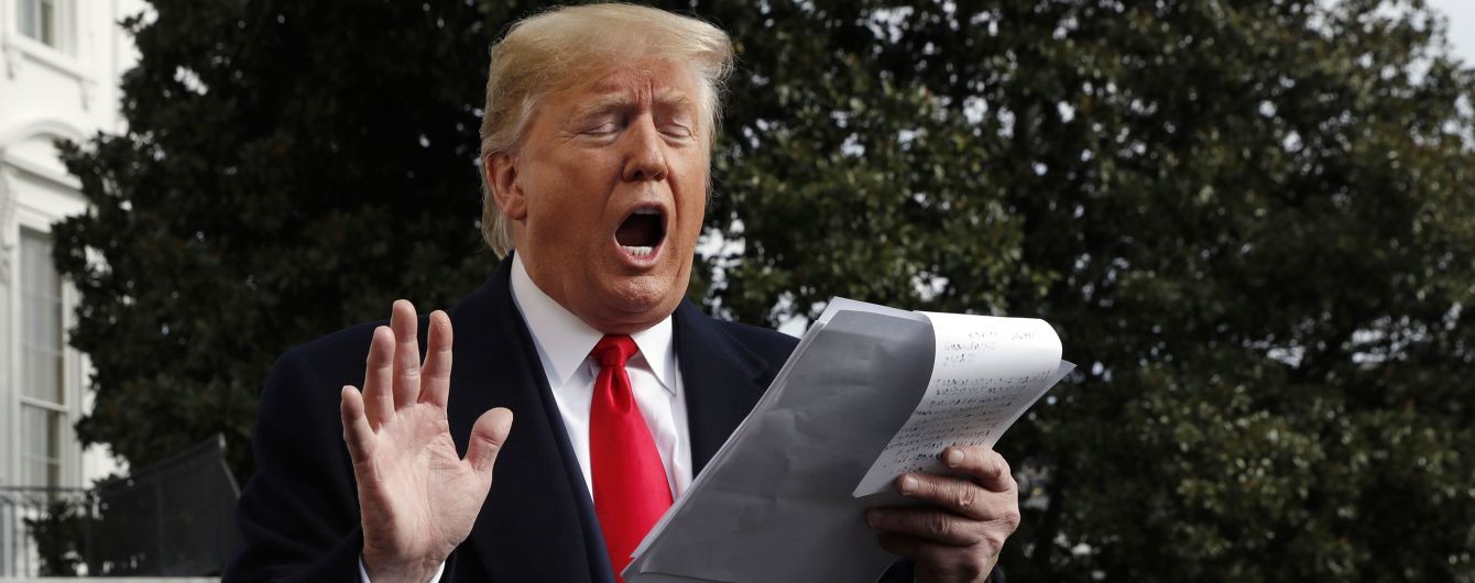 Трамп разморозил военную помощь Украине уже после того, как узнал о жалобе информатора на него – NYT