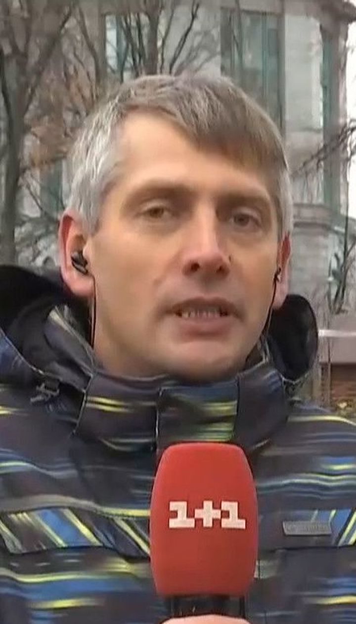 На Алеї Героїв Небесної сотні небайдужих з самого ранку вшановують пам'ять полеглих