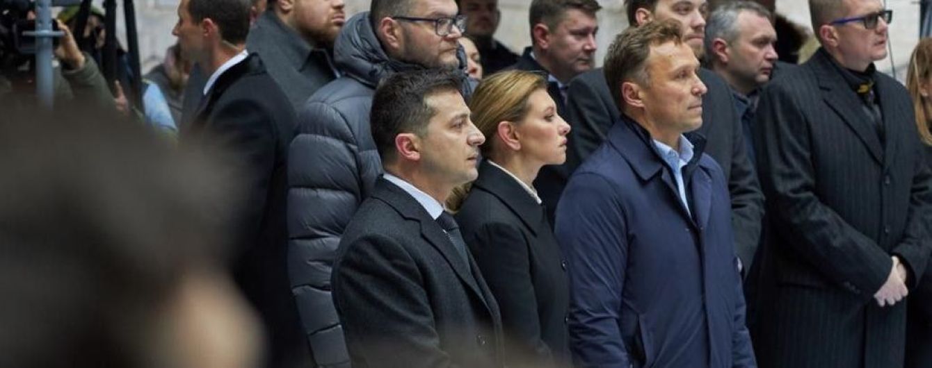 Украинцы не на словах знают, как защищать свое достоинство – Зеленский