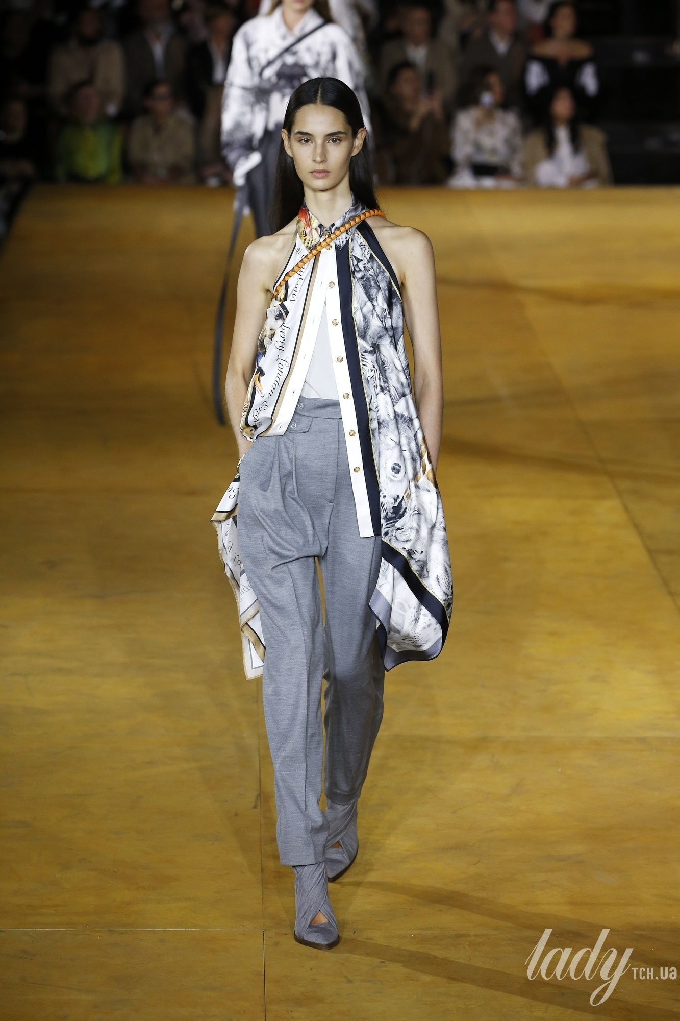 Коллекция Burberry прет-а-порте сезона весна-лето 2020_12