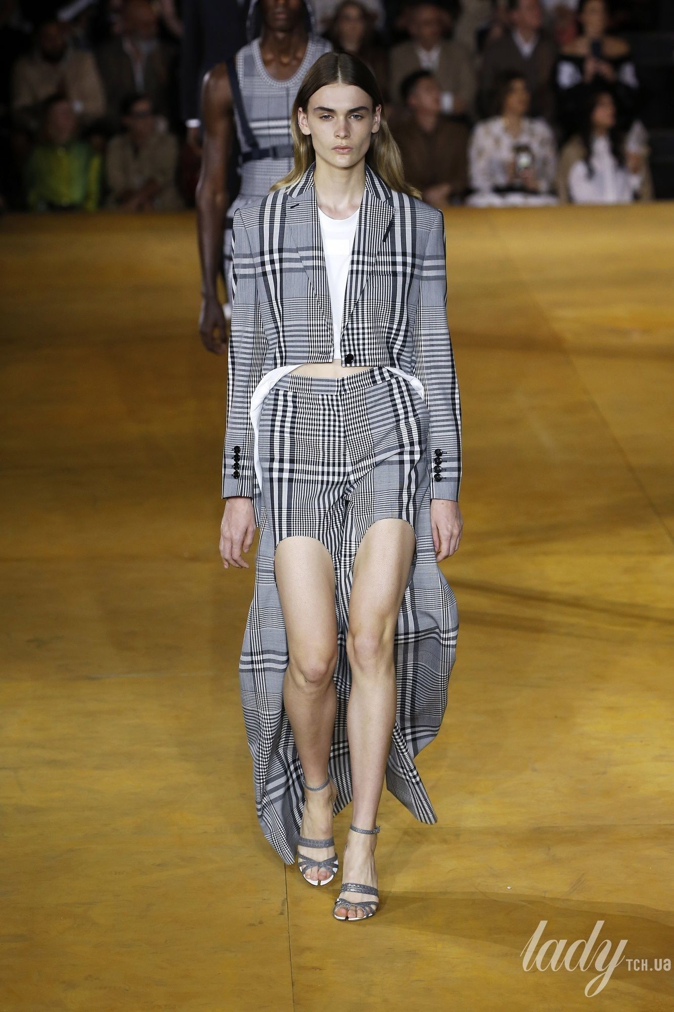Коллекция Burberry прет-а-порте сезона весна-лето 2020_79