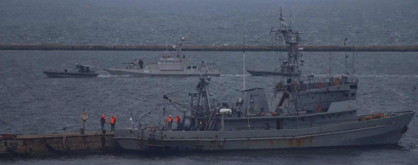 "Нащо вам б/у трухани?" Визволений з полону РФ моряк прокоментував розграбування переданих Україні кораблів