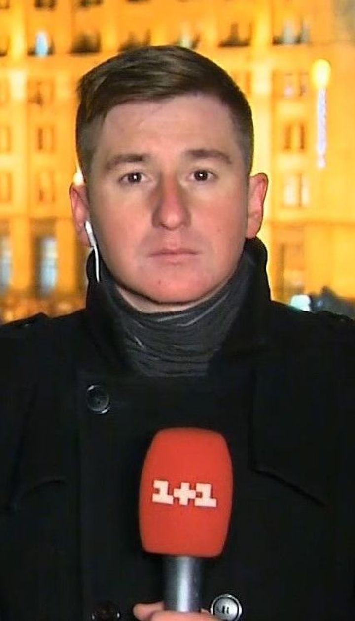 На Майдані Незалежності люди збирають віче під гаслом "Ми маємо гідність"