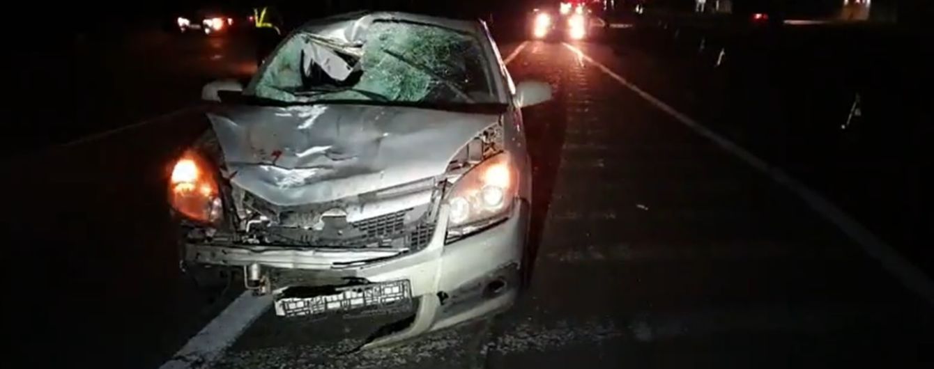 Мужчину и женщину разорвало на куски: под Киевом произошли два жутких ДТП с пешеходами