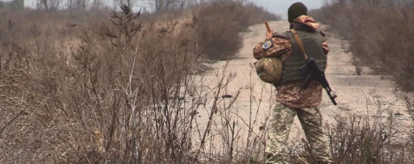 Террористы 10 раз нарушали режим тишины: боец ООС погиб, еще двое ранены