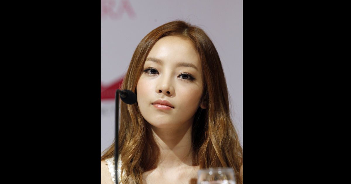 Звезду K-pop нашли мертвой в своем доме в Южной Корее