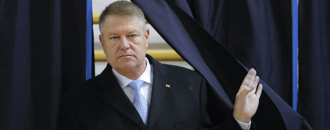 Чинний президент Румунії переміг у другому турі виборів - екзитполи