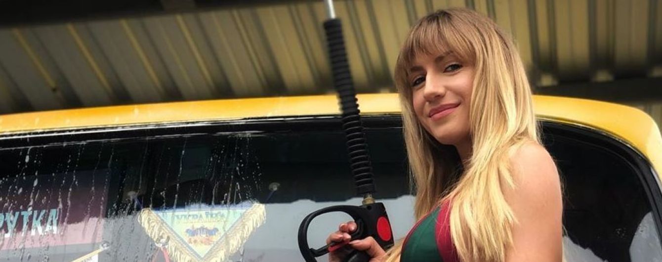 З нового ракурсу: гаряча штучка Леся Нікітюк похизувалася фігурою в купальнику