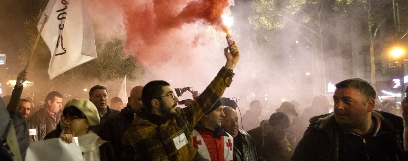 У Грузії відновилися протести опозиції