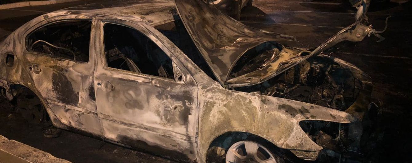 Невідомий спалив машину керівника Одеської митниці