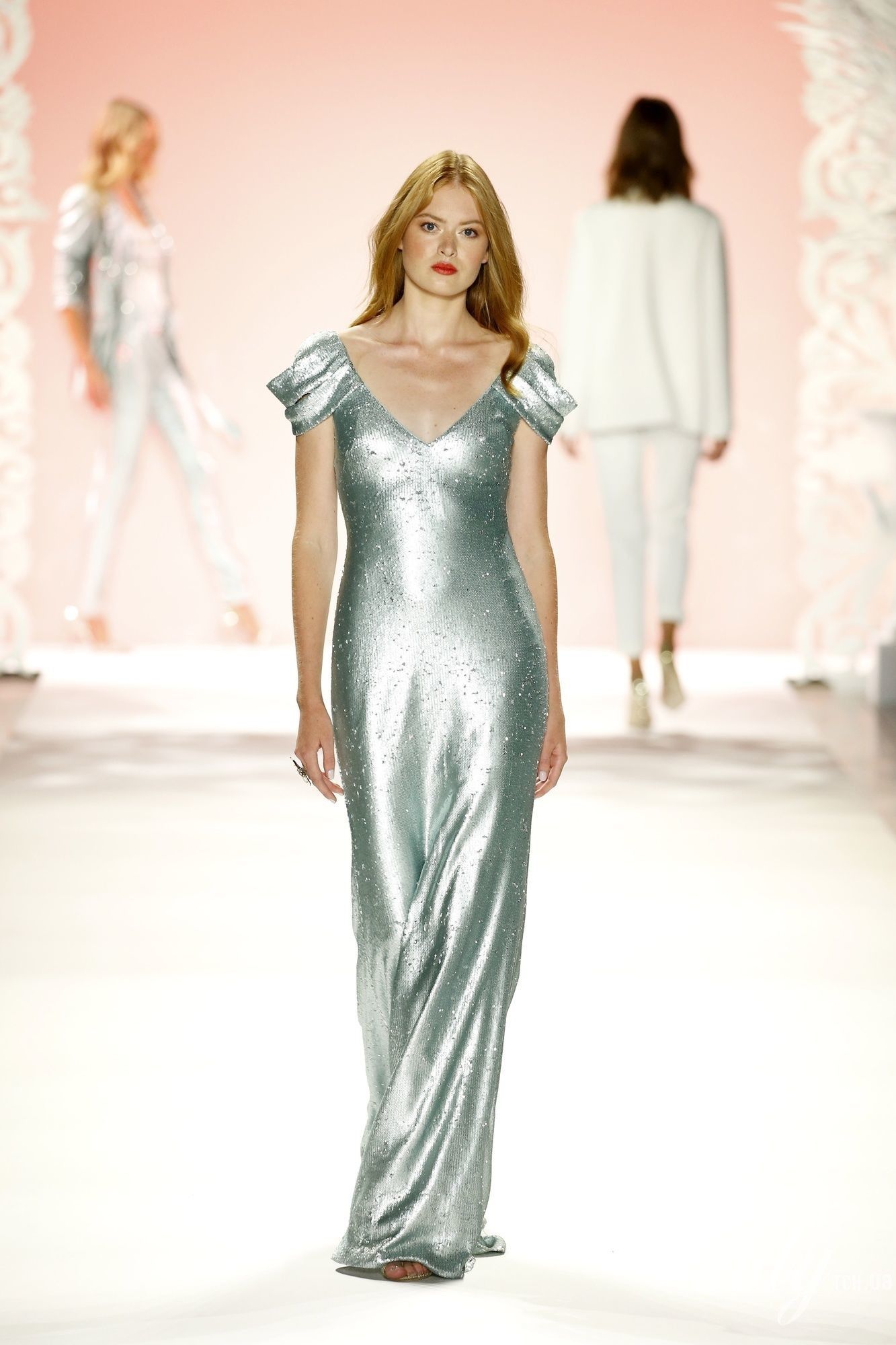 Коллекция Badgley Mischka прет-а-порте сезона весна-лето 2020_43