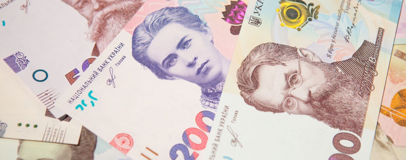 За год средняя зарплата выросла на 16%: кто получает больше всего