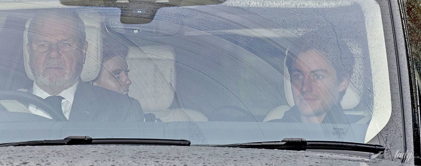 Рассекают на Range Rover: принцесса Беатрис со своим возлюбленным попали в объективы папарацци
