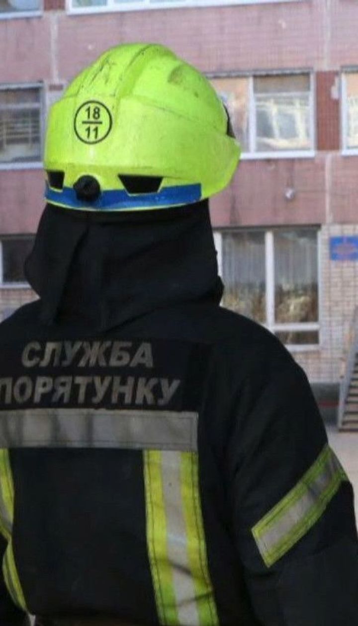 Три школы "заминировали" утром в Днепре - школьников экстренно эвакуировали