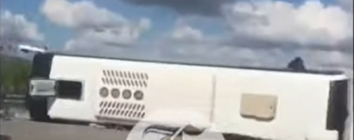 У Домінікані перекинувся автобус з російськими туристами, одній постраждалій ампутували обидві руки