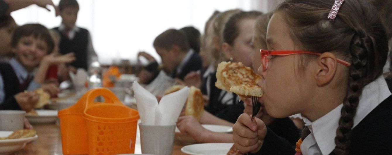 Неїстівний сніданок: як боротися з неякісним харчуванням у школах і яким має бути ланчбокс