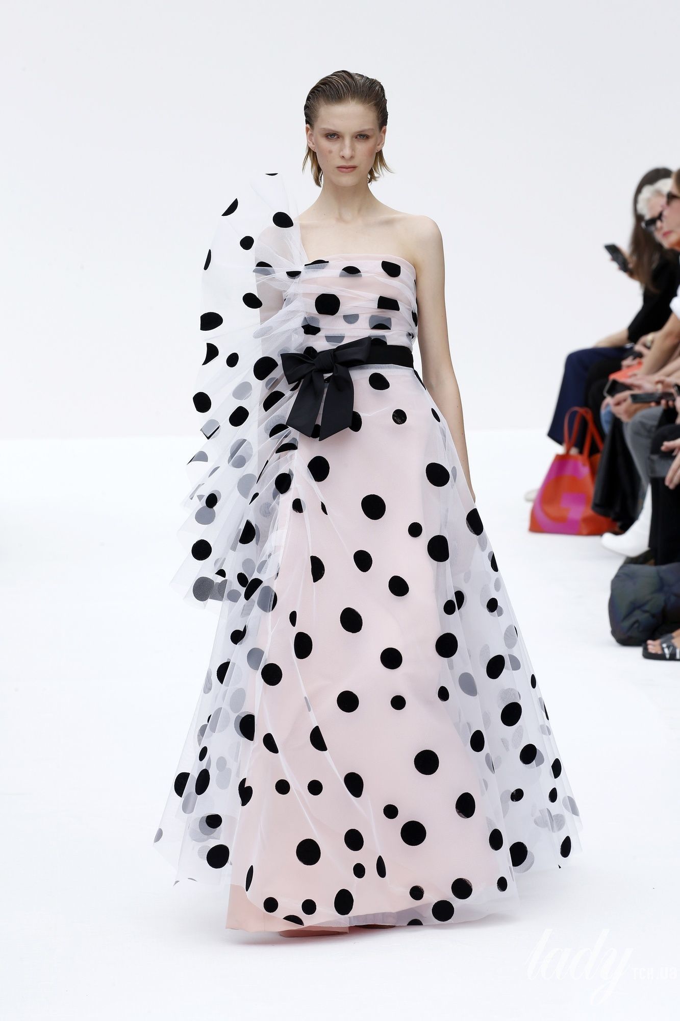 Коллекция Carolina Herrera прет-а-порте сезона весна-лето 2020_46