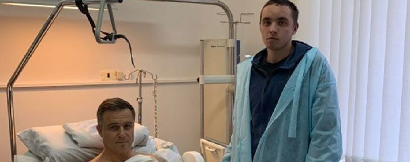 Кулеба опублікував перше фото з лікарні після ДТП. Його відвідав водій іншого авто