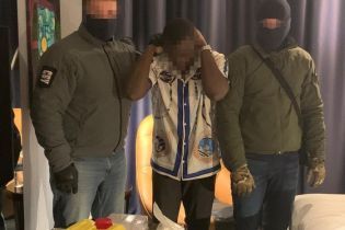 У Києві студент-іноземець хотів "нагріти" аграріїв фальшими доларами