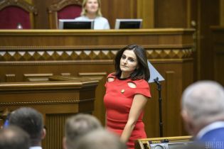 "Бережіть брови": Нардепка Василевська-Смаглюк прокоментувала скандал про "приглушення" свободи слова