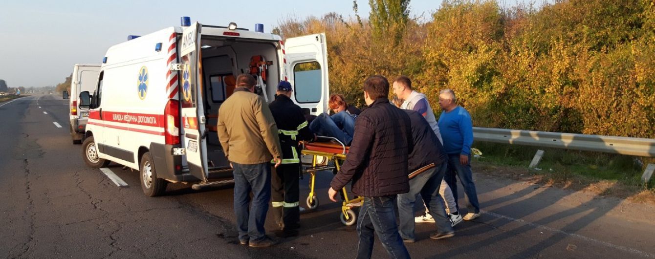У Львові автомобіль збив 34-річну жінку з маленьким сином