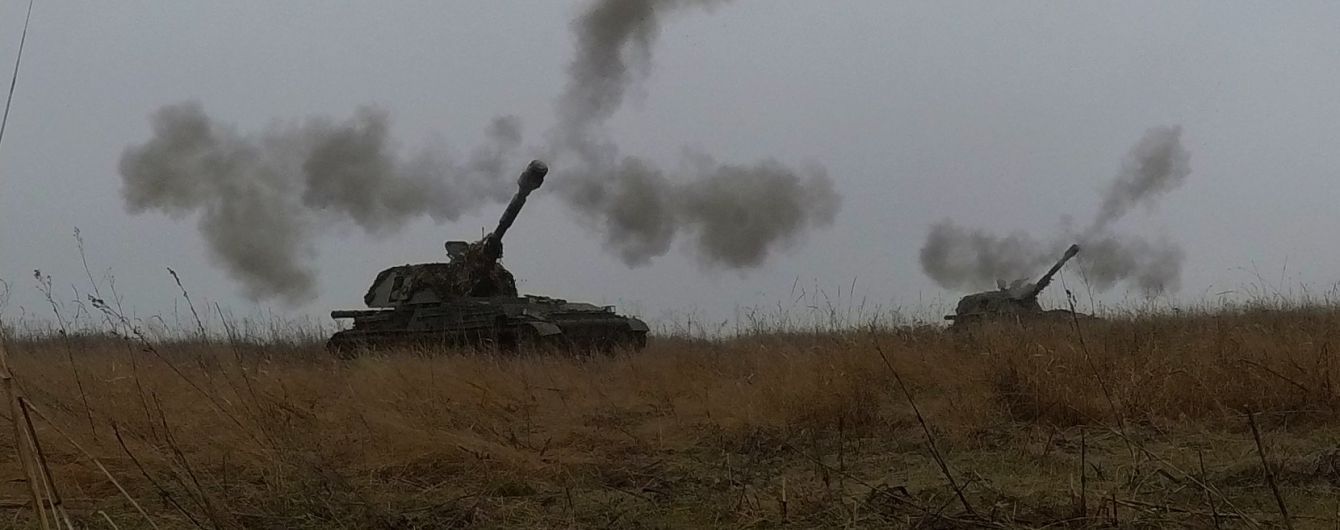 Двоє військових отримали поранення через вибух невстановленого пристрою