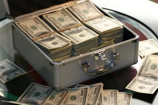 За год в Украину инвестировали почти два миллиарда долларов. Кто, куда и сколько