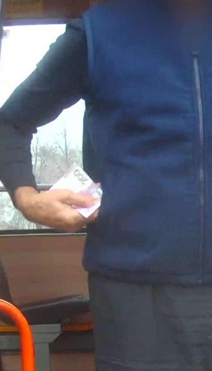 По 100 гривень патрульним: водій маршрутки в Сумах пропонував копам хабарі