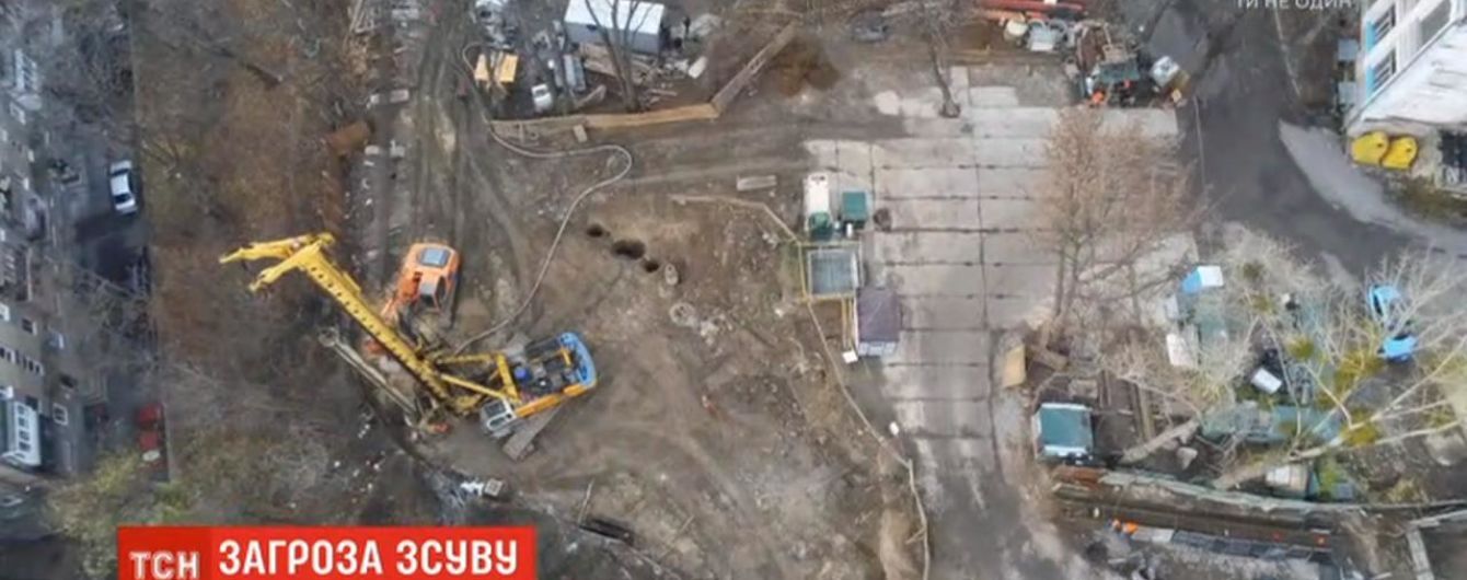 Столичная Александровская больница и прилегающие к ней дома под угрозой разрушения из-за опасного склона