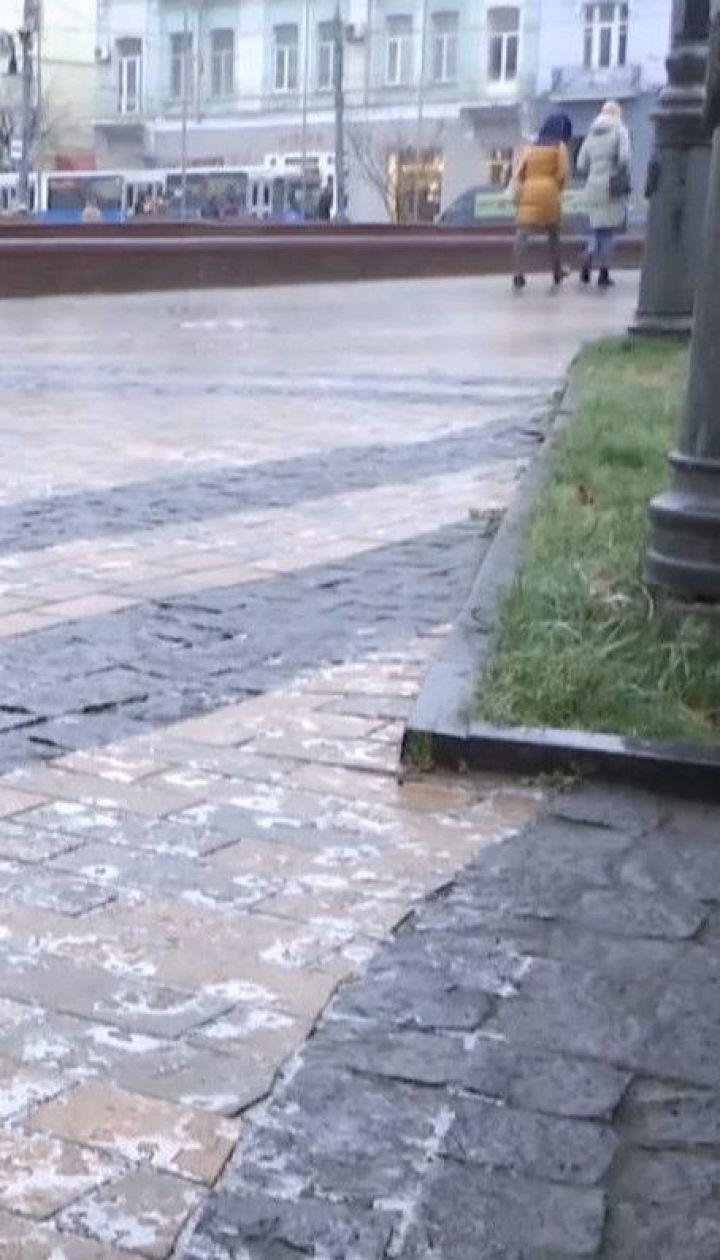 Синоптики попереджають жителів заходу про мокрий сніг, налипання та ожеледицю