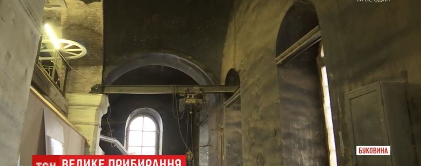 В Черновцах волонтеры взялись создать из заброшеной синагоги новейший коворкинг