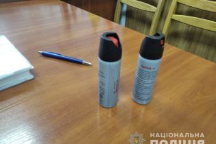 В Буче ученики во время конфликта распылили газ: 15 школьников получили ожоги глаз