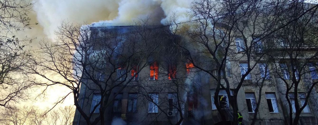 Глава Одессы назвал вероятную причину возгорания в колледже