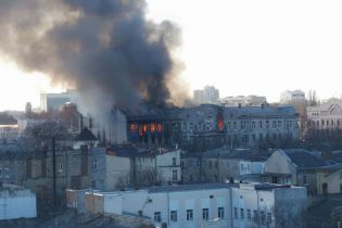 Кабмин создал комиссию по расследованию причин пожара в колледже в Одессе