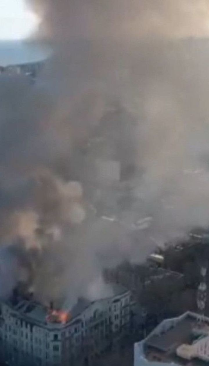 6 осіб постраждали від пожежі в коледжі Одеси – там поки не вдається локалізувати вогонь