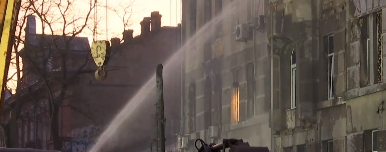 Смертельна пожежа в Одесі: пошукова операція триває, зниклих безвісти знову 14