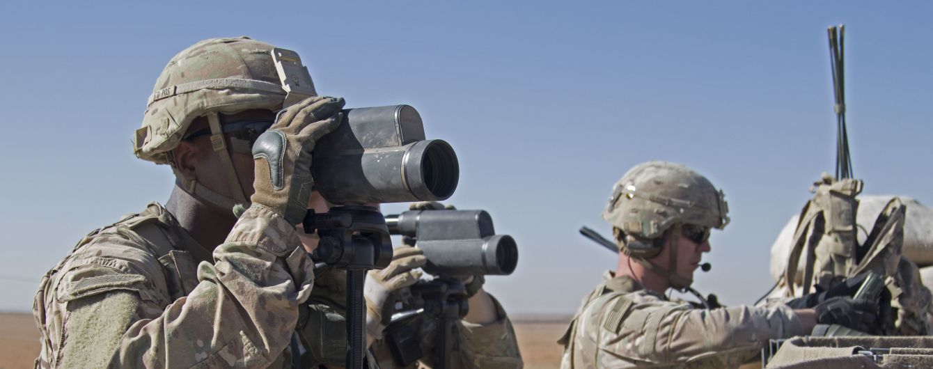 В США на военно-морской базе мужчина открыл стрельбу и ранил 10 человек. Сам стрелок уже мертв