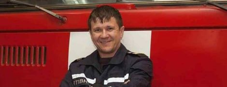 В ГСЧС назвали имя спасателя, который скончался в больнице после пожара в одесском колледже
