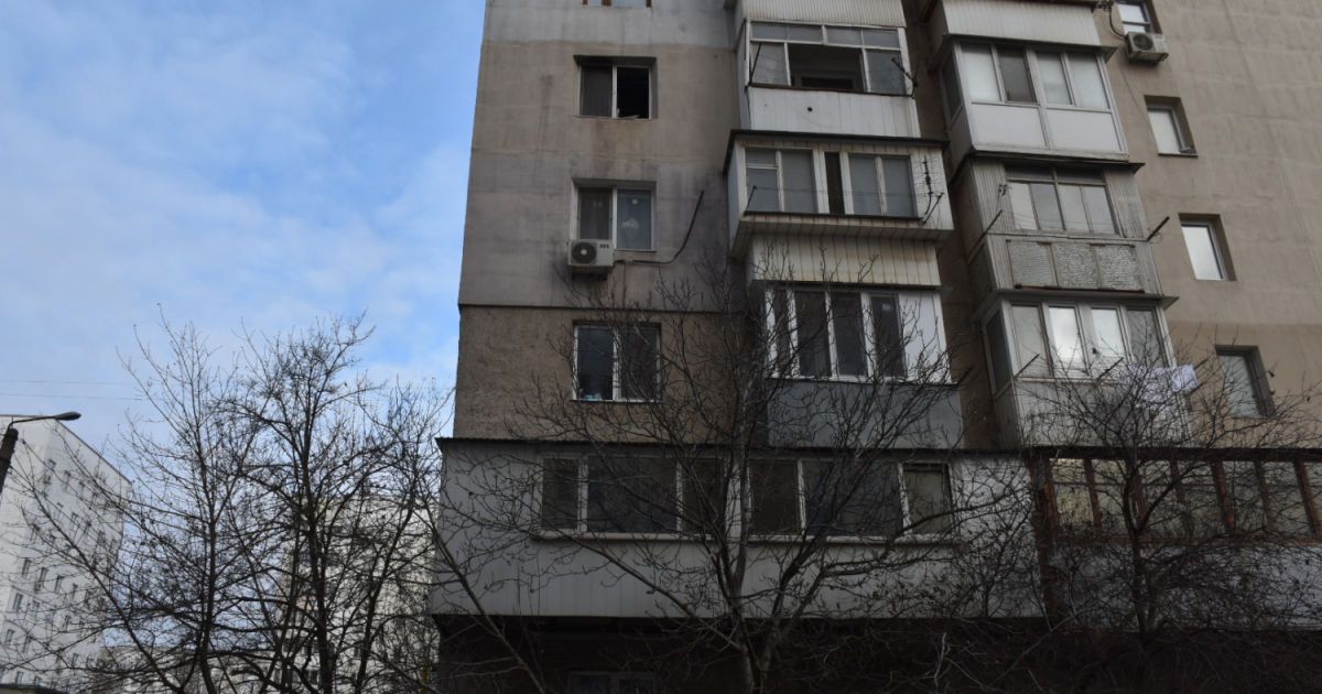 Находился в депрессивном состоянии: во Львове мужчина выпал с балкона восьмого этажа