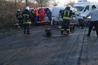 Моторошна ДТП на Одещині: водійка фургона загинула миттєво, четверо людей постраждали