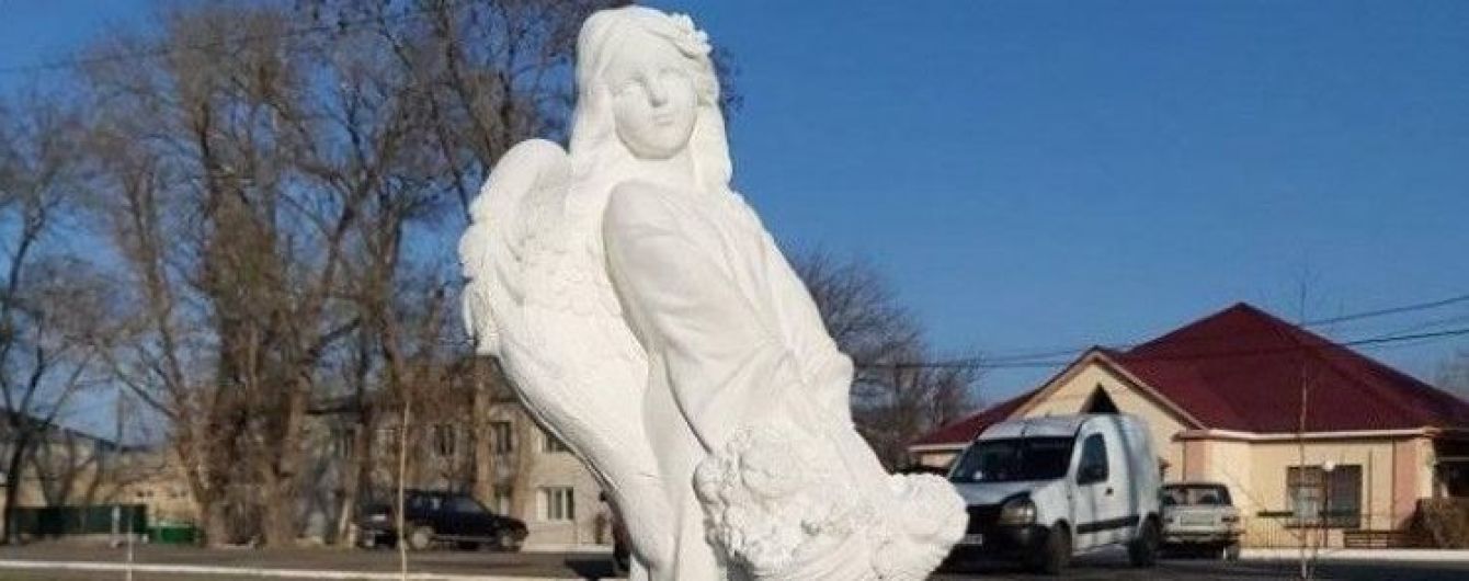 В Одесской области установили памятник жестоко убитой 11-летней Дарье Лукьяненко