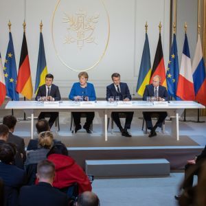 От "предательства" до "победы": украинский политикум начинает оценивать "нормандский" саммит в Париже