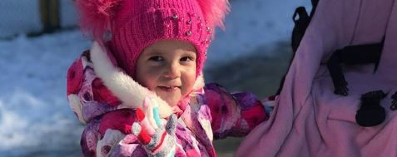 Помогите маленькой Алисе одолеть злокачественную опухоль в ее голове