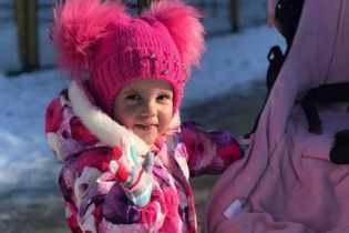 Помогите маленькой Алисе одолеть злокачественную опухоль в ее голове